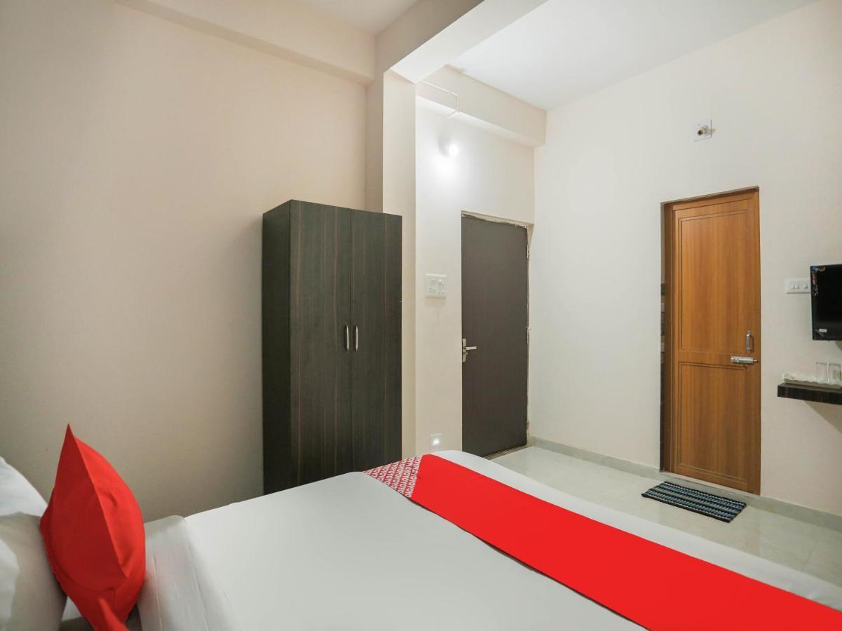 Flagship 76560 Hotel Vanss บูบันเนสชวาร์ ภายนอก รูปภาพ