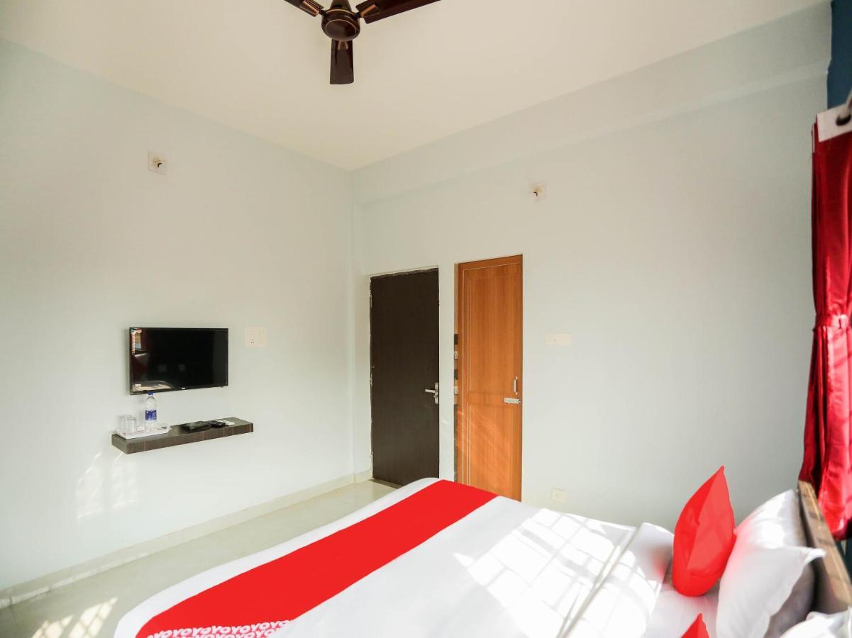 Flagship 76560 Hotel Vanss บูบันเนสชวาร์ ภายนอก รูปภาพ